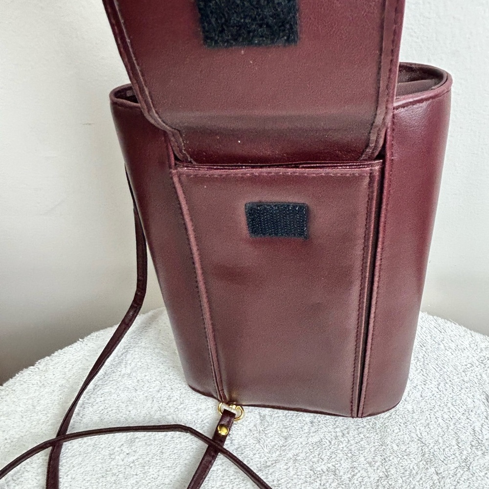 Vintage Buxton Crossbody Bag - Picture 6 of 16